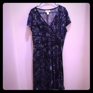 Flattering blue and black, short sleeve dress